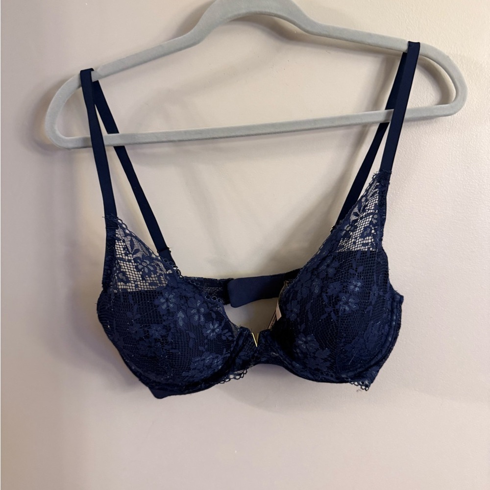 Victoria’s Secret Navy Lace Plunge Underwire Bra 34DD